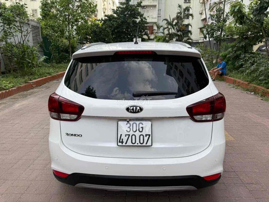 Kia Rondo 2017 - ảnh 2