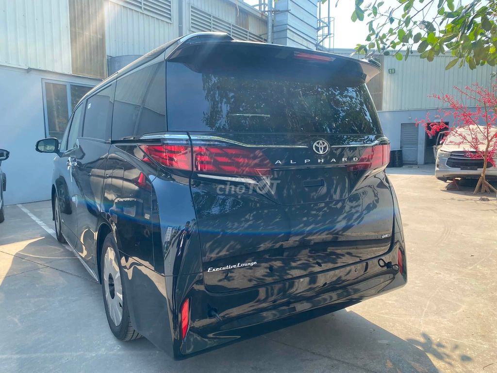 Toyota Alphard 2026 - ảnh 3