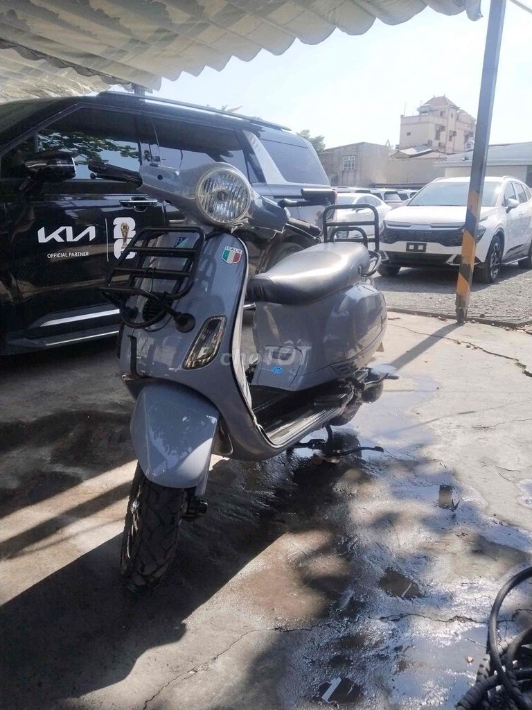 Piaggio Vespa 2012 - ảnh 1