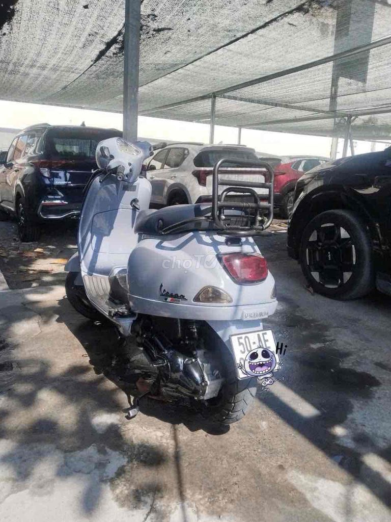 Piaggio Vespa 2012 - ảnh 2
