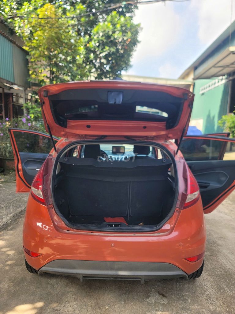 Ford Fiesta 2011 - ảnh 3