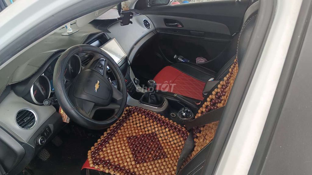 Chevrolet Cruze - ảnh 2