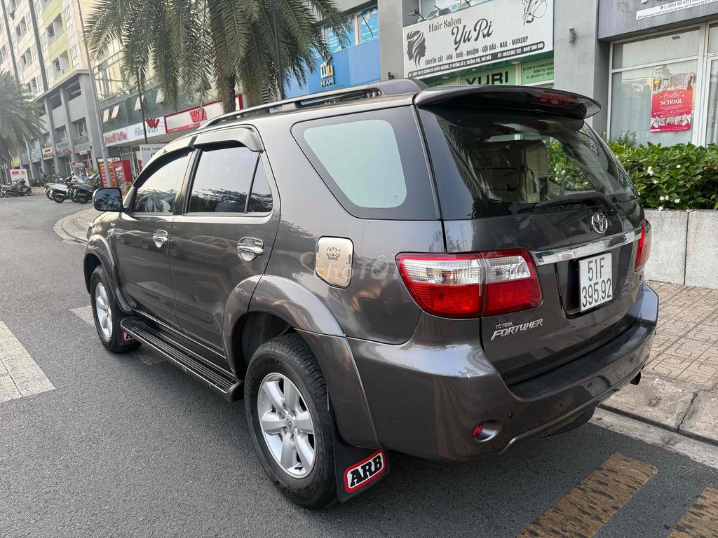 Toyota Fortuner 2009 - ảnh 5