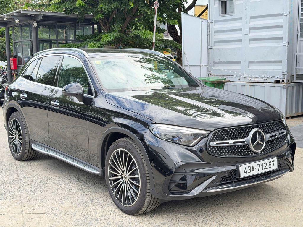 Mercedes-Benz GLC 300 4Matic 2025 - ảnh 1