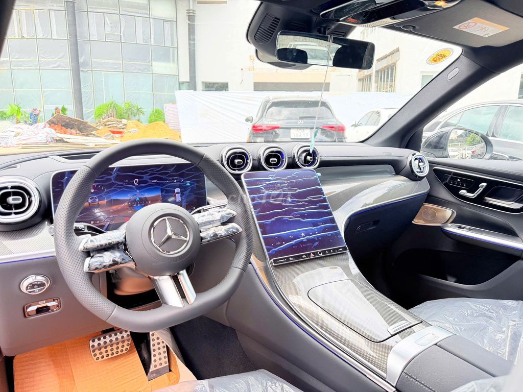 Mercedes-Benz GLC 300 4Matic 2025 - ảnh 4