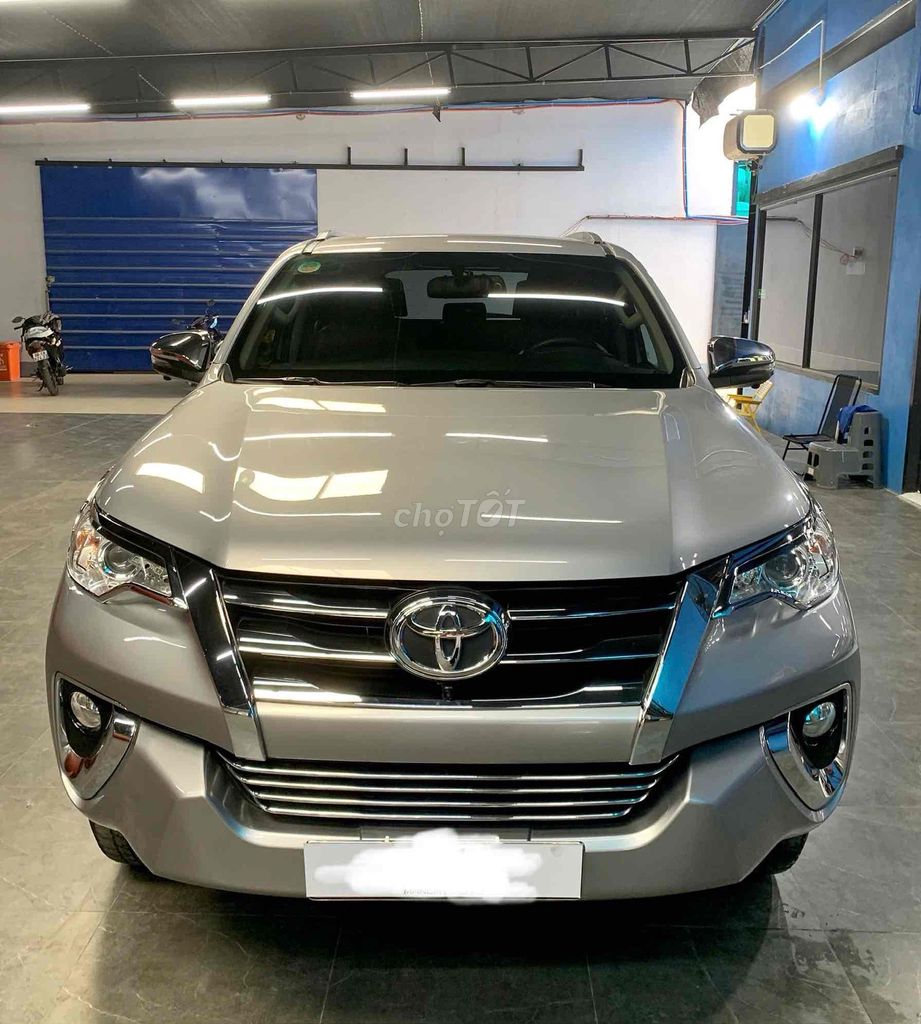 Toyota Fortuner - ảnh 1