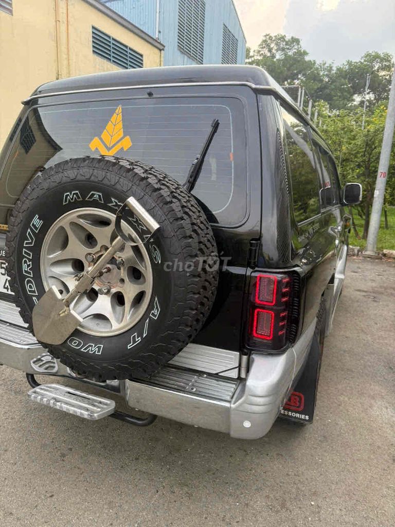Mitsubishi Pajero 2005 - ảnh 2