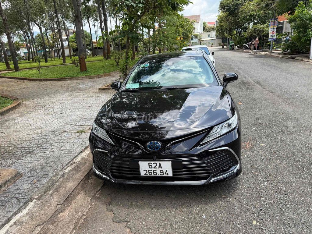 Toyota Camry 2022 - ảnh 1