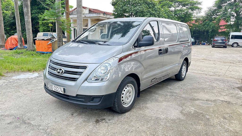 Hyundai Starex 2016 - ảnh 2