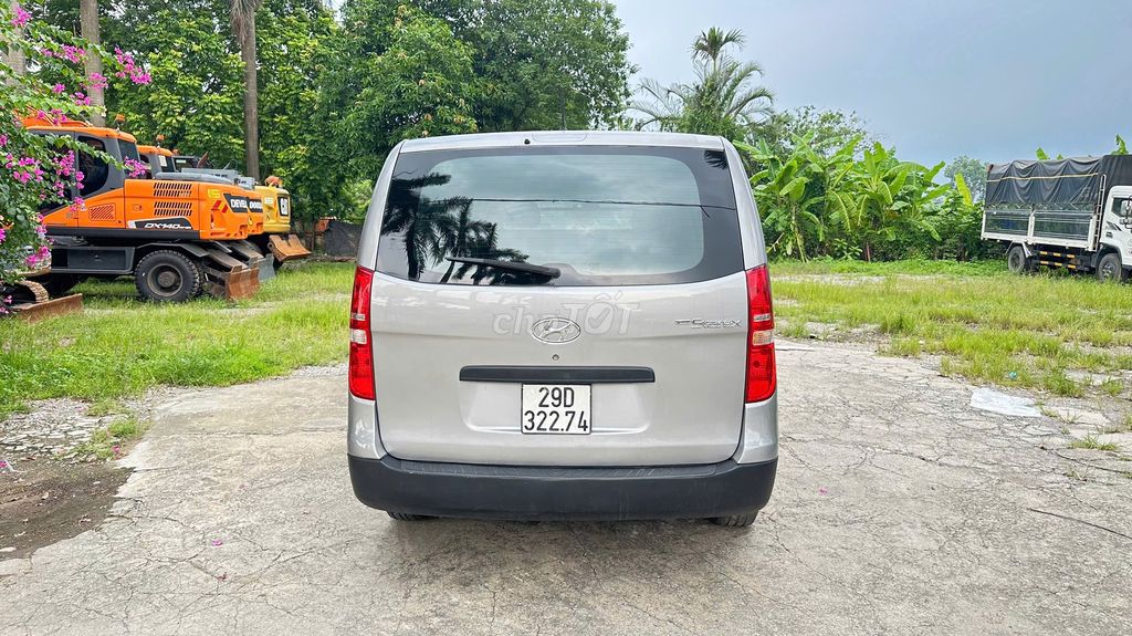 Hyundai Starex 2016 - ảnh 4