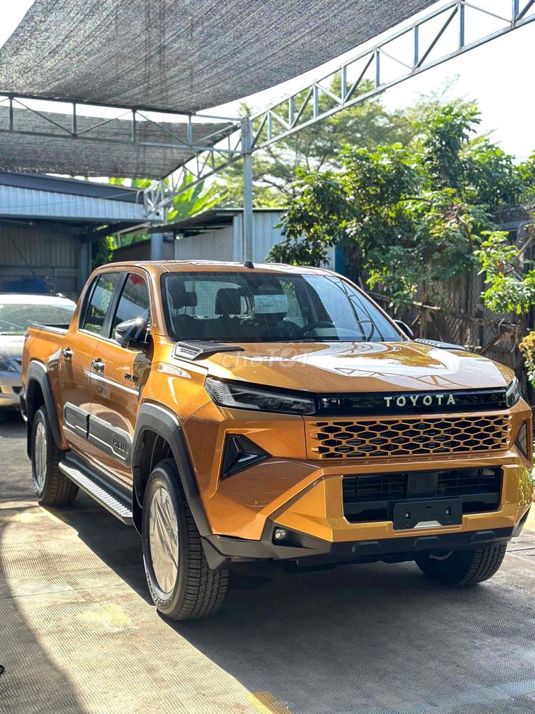 Toyota Hilux - ảnh 1