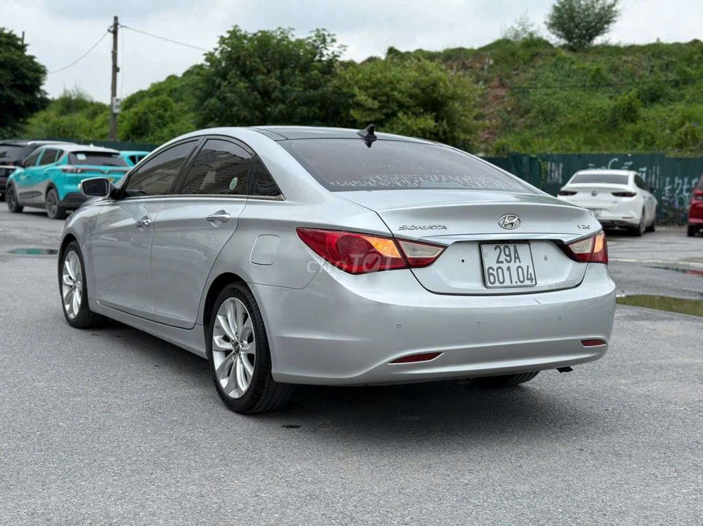 Hyundai Sonata 2009 - ảnh 4