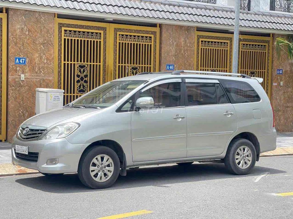 Toyota Innova 2008 - ảnh 2
