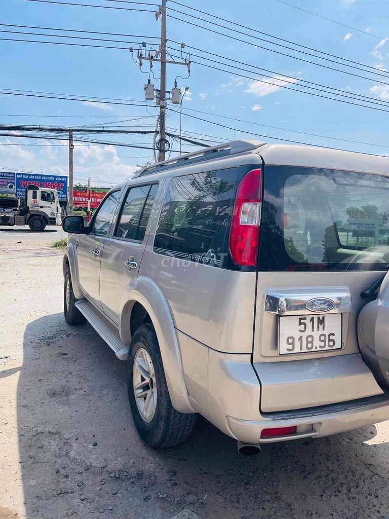 Ford Everest - ảnh 4