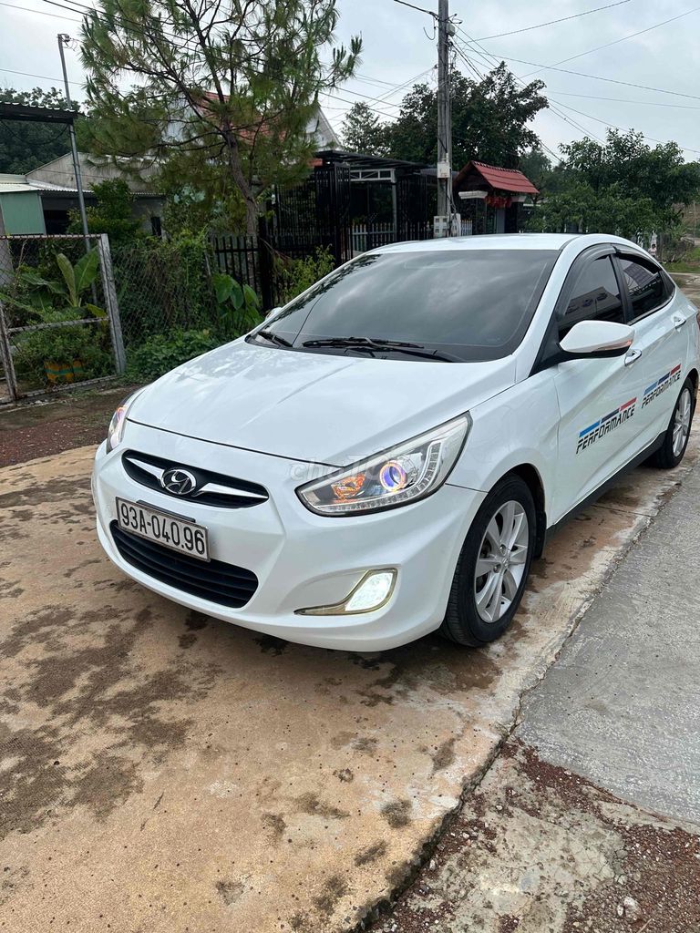 Hyundai Accent 2014 - ảnh 1