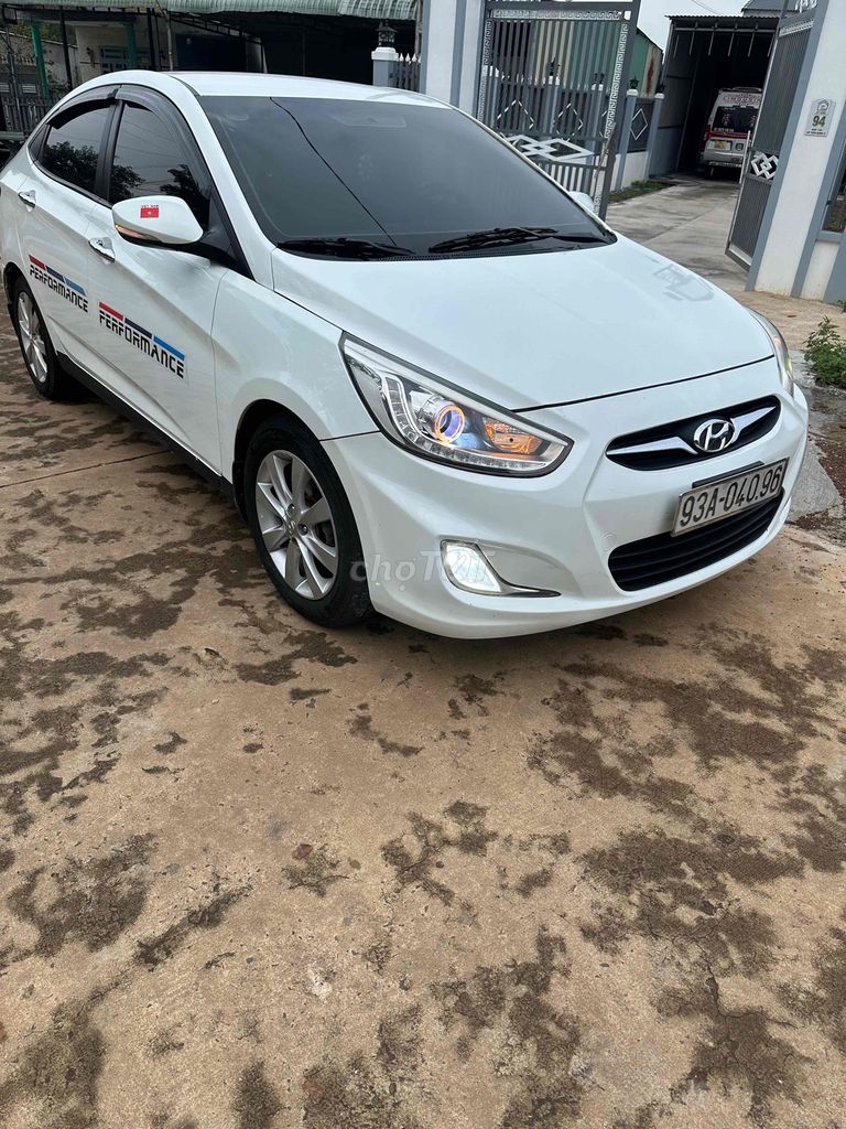Hyundai Accent 2014 - ảnh 2