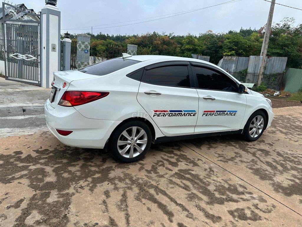 Hyundai Accent 2014 - ảnh 5