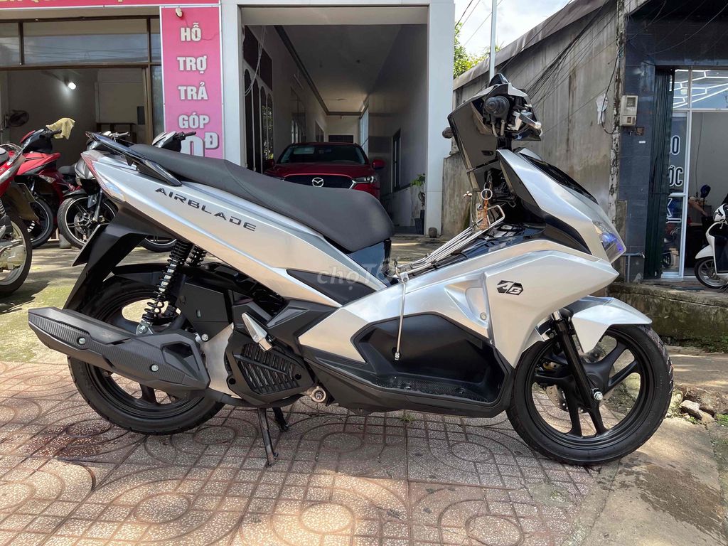 Honda AirBlade 2018 - ảnh 4