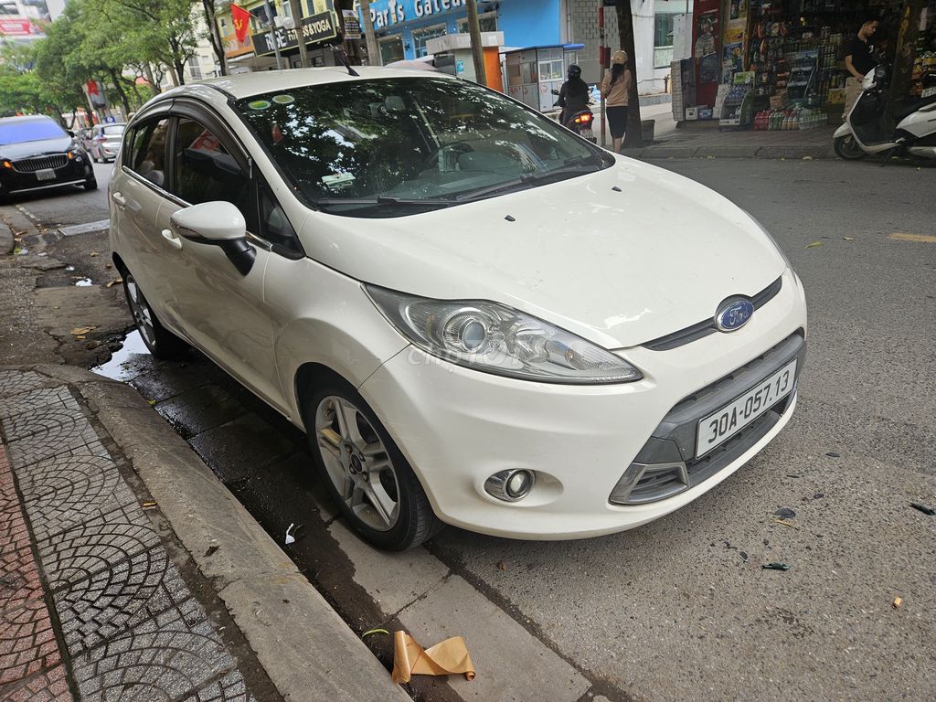 Ford Fiesta 2013 - ảnh 1