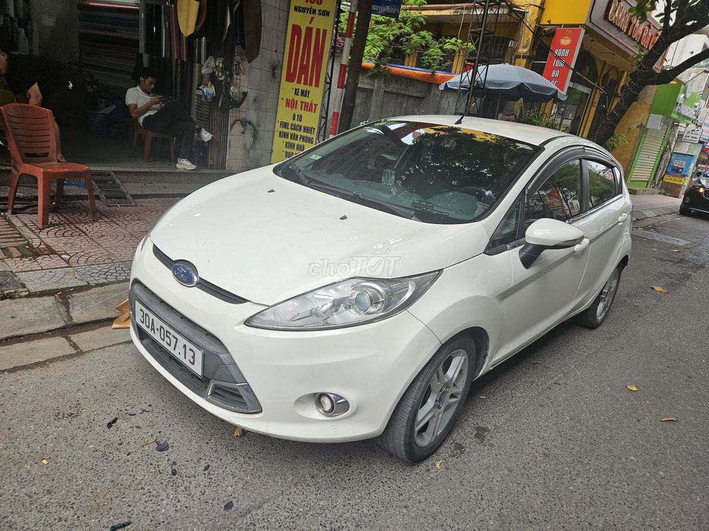 Ford Fiesta 2013 - ảnh 2