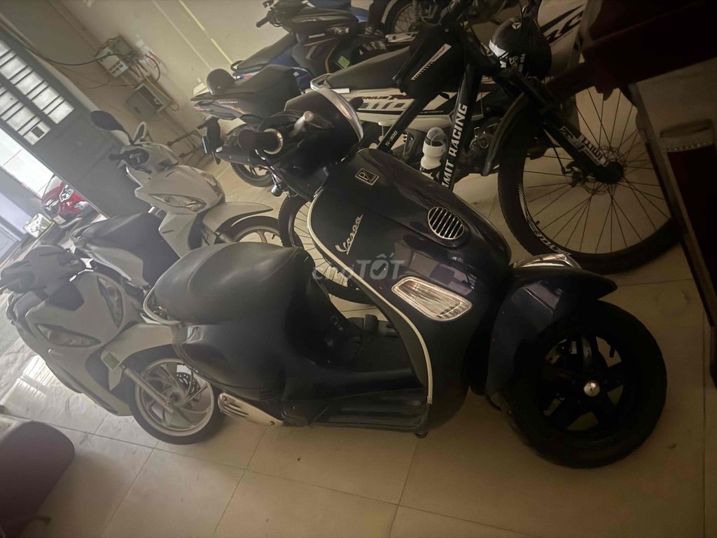 Piaggio Vespa 2012 - ảnh 1