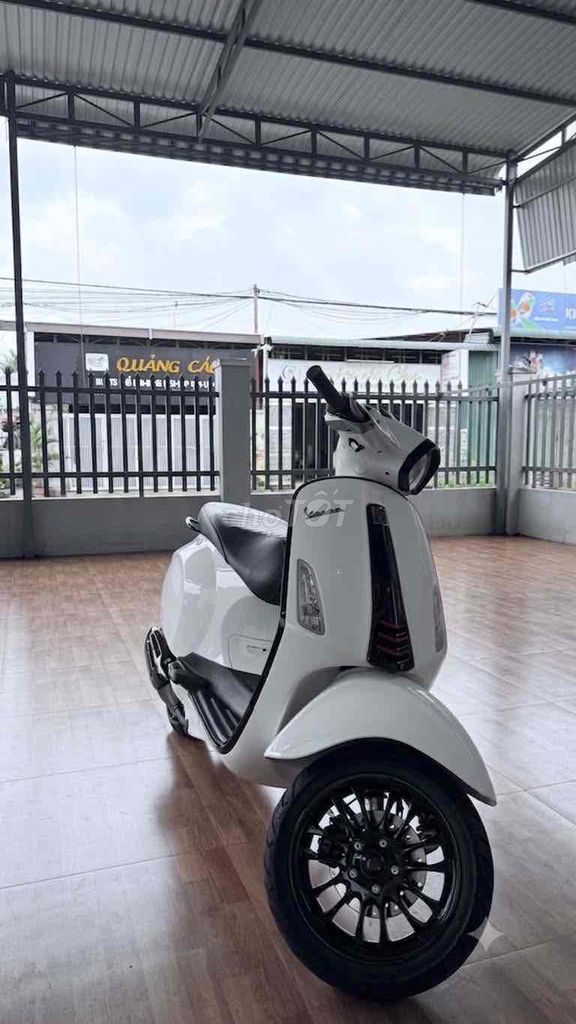 Piaggio Vespa 2018 - ảnh 1