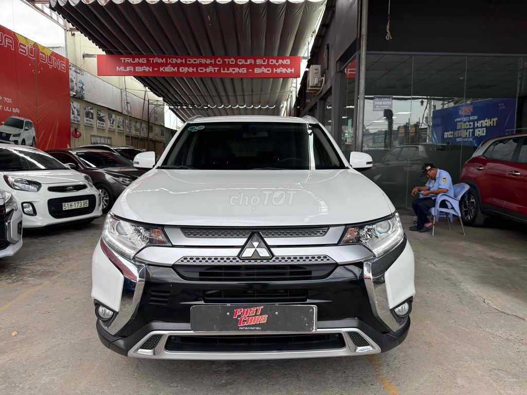 Mitsubishi Outlander 2020 - ảnh 1