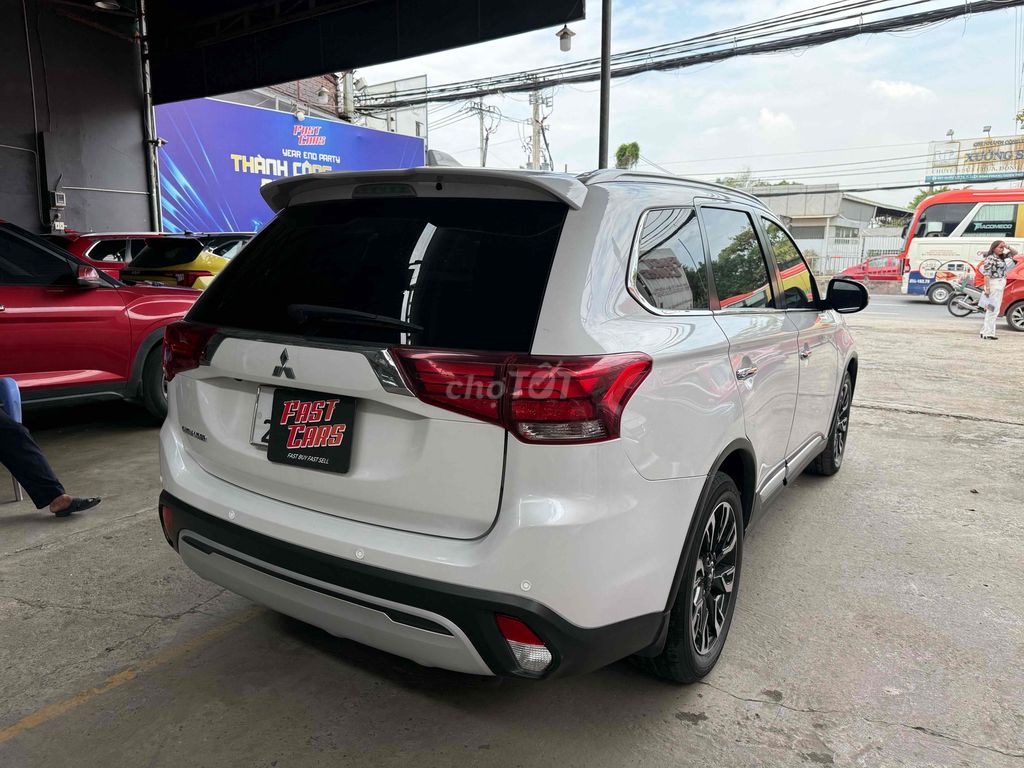 Mitsubishi Outlander 2020 - ảnh 4