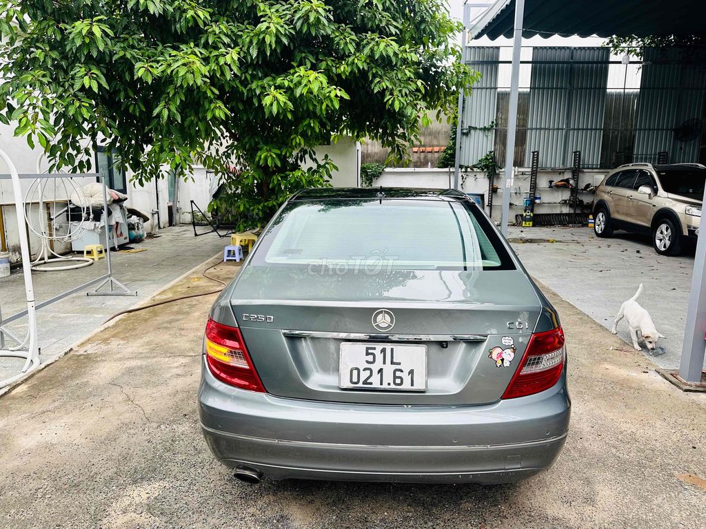 Mercedes-Benz 2010 - ảnh 2