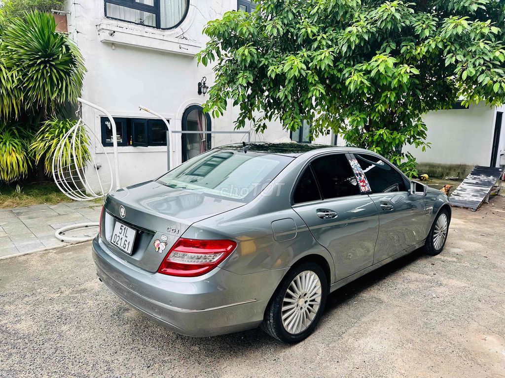 Mercedes-Benz 2010 - ảnh 3