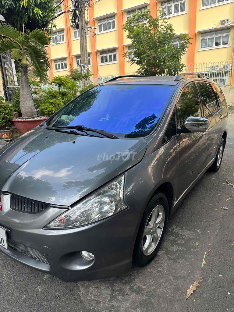 Mitsubishi Grandis 2005 - ảnh 2