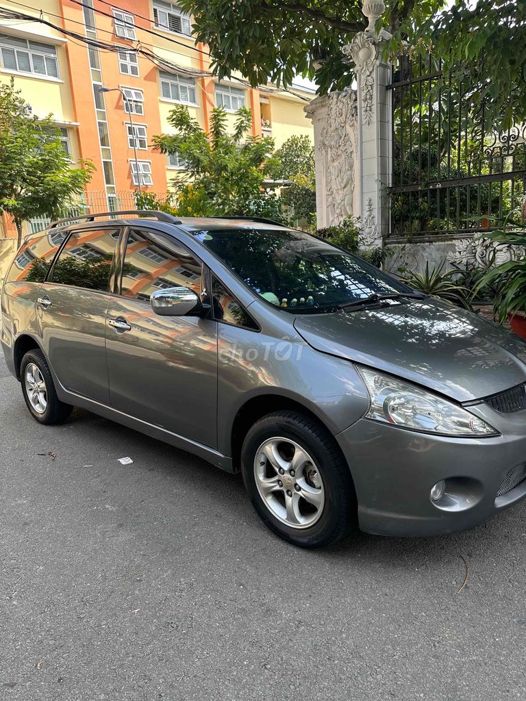 Mitsubishi Grandis 2005 - ảnh 3
