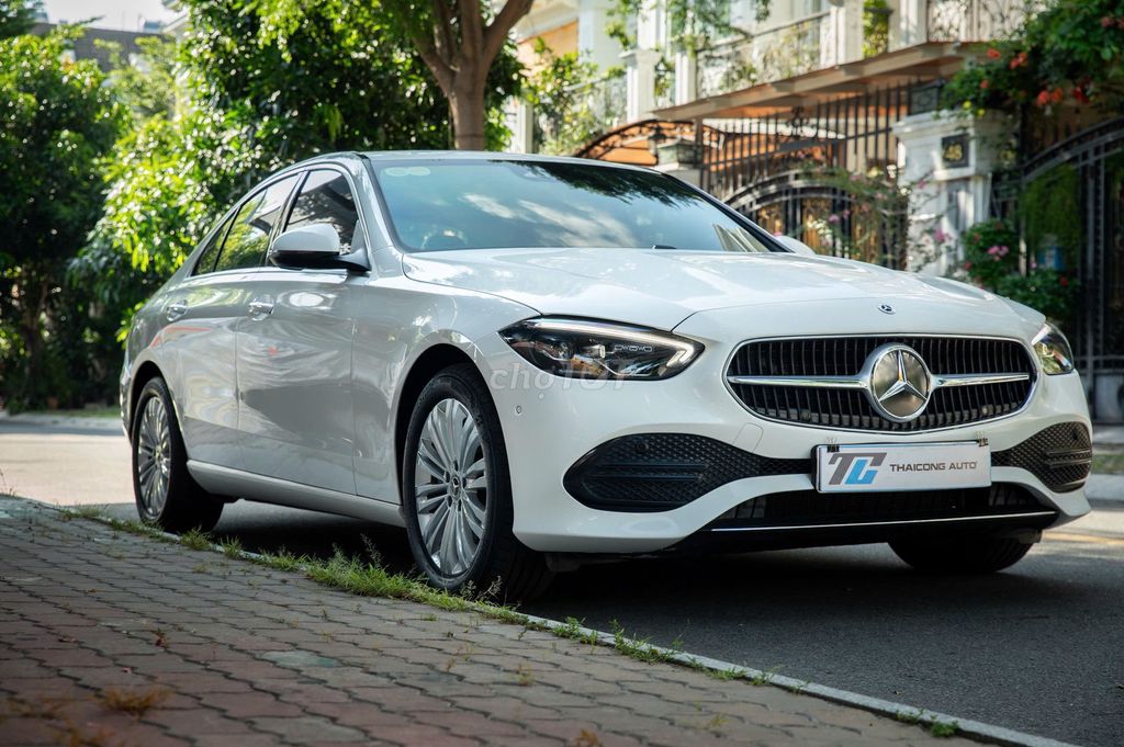 Mercedes-Benz 2025 - ảnh 1