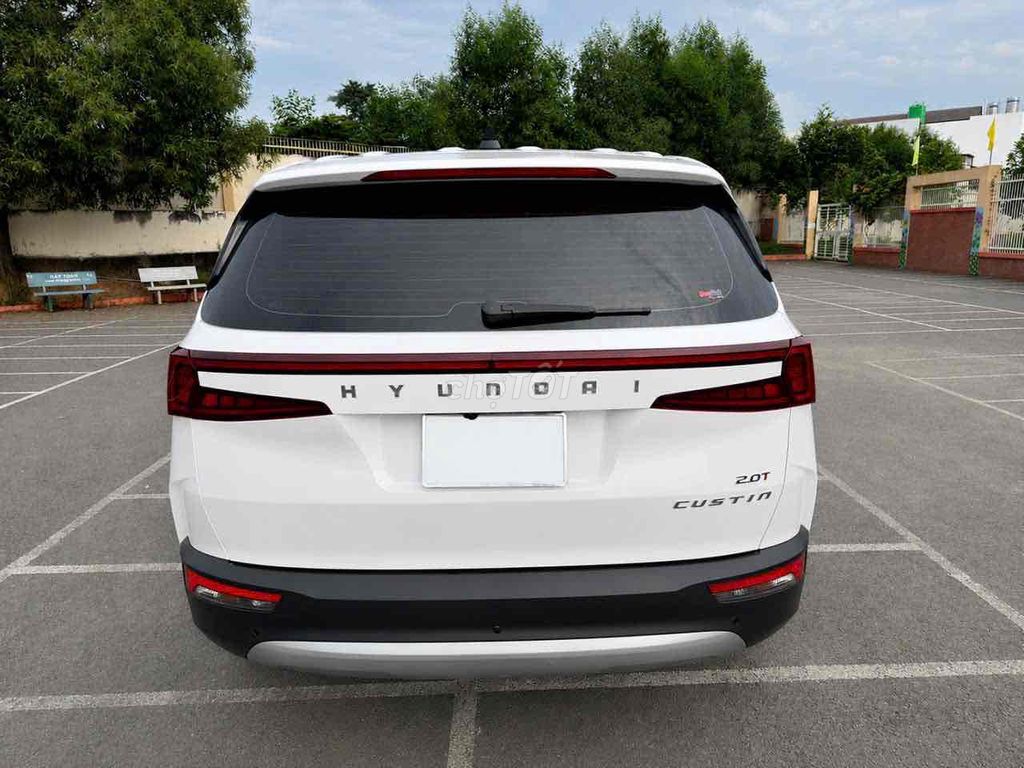 Hyundai Custin 2023 - ảnh 4