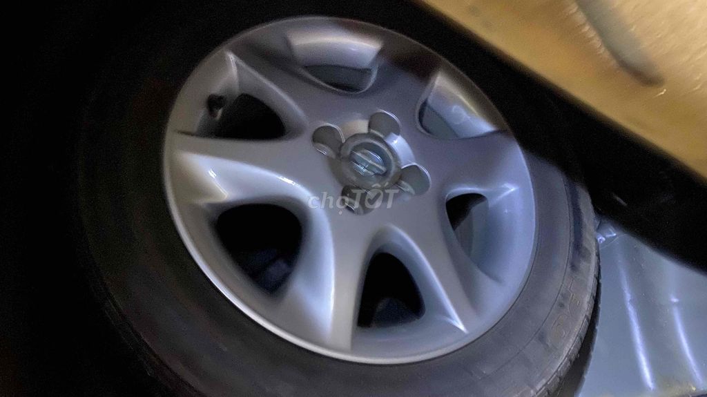 Toyota Corolla Altis 2005 - ảnh 2
