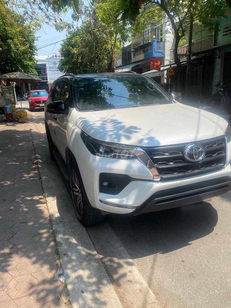 Toyota Fortuner 2021 - ảnh 1