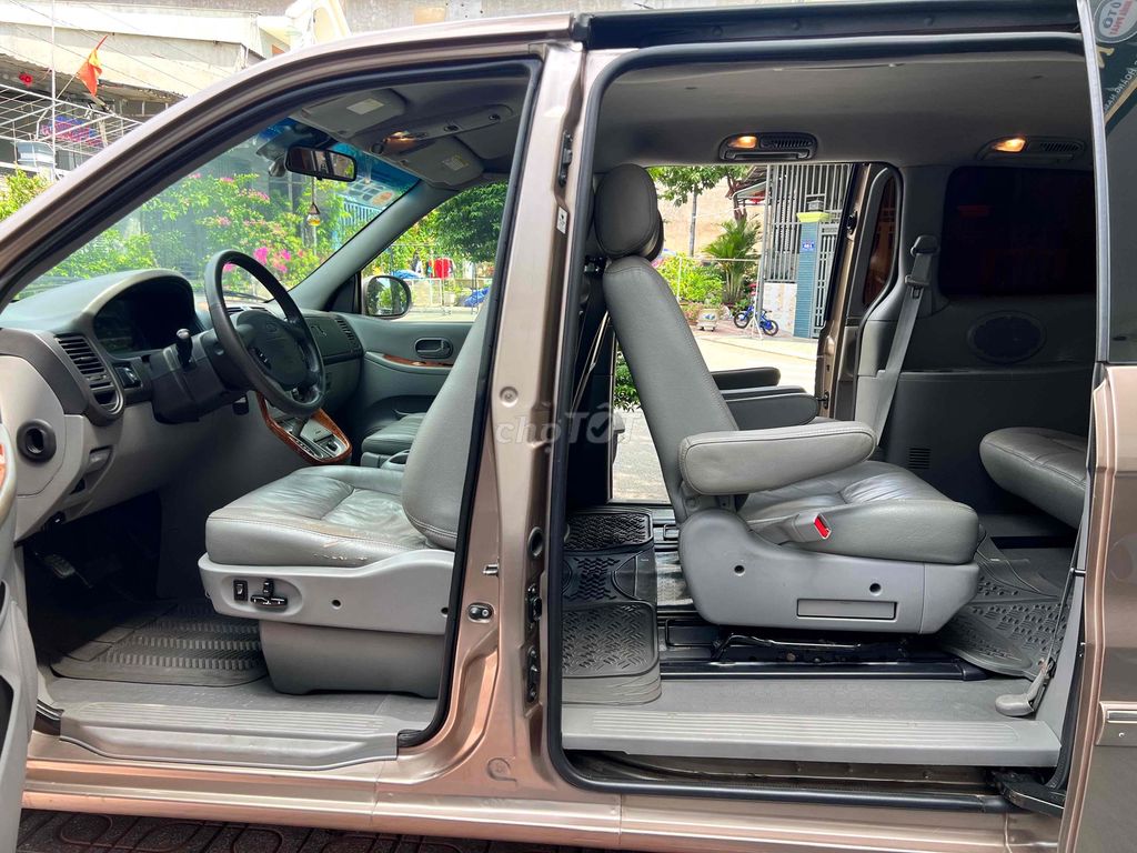 Kia Carnival 2009 - ảnh 4