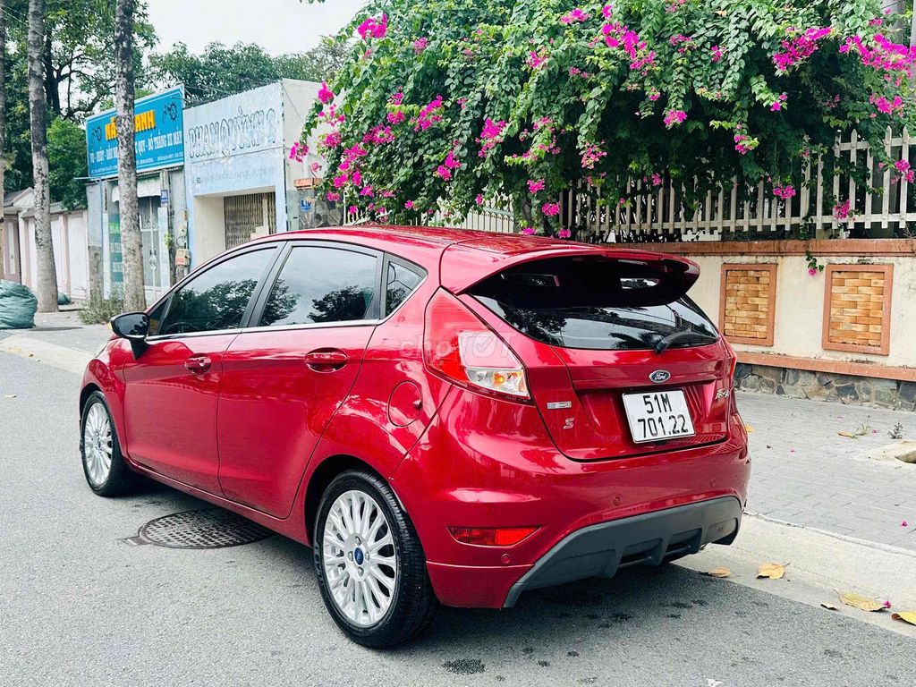 Ford Fiesta - ảnh 2