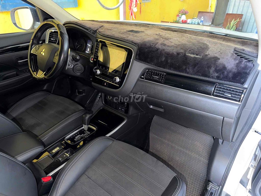 Mitsubishi Outlander 2.0 CVT 2023 - ảnh 4