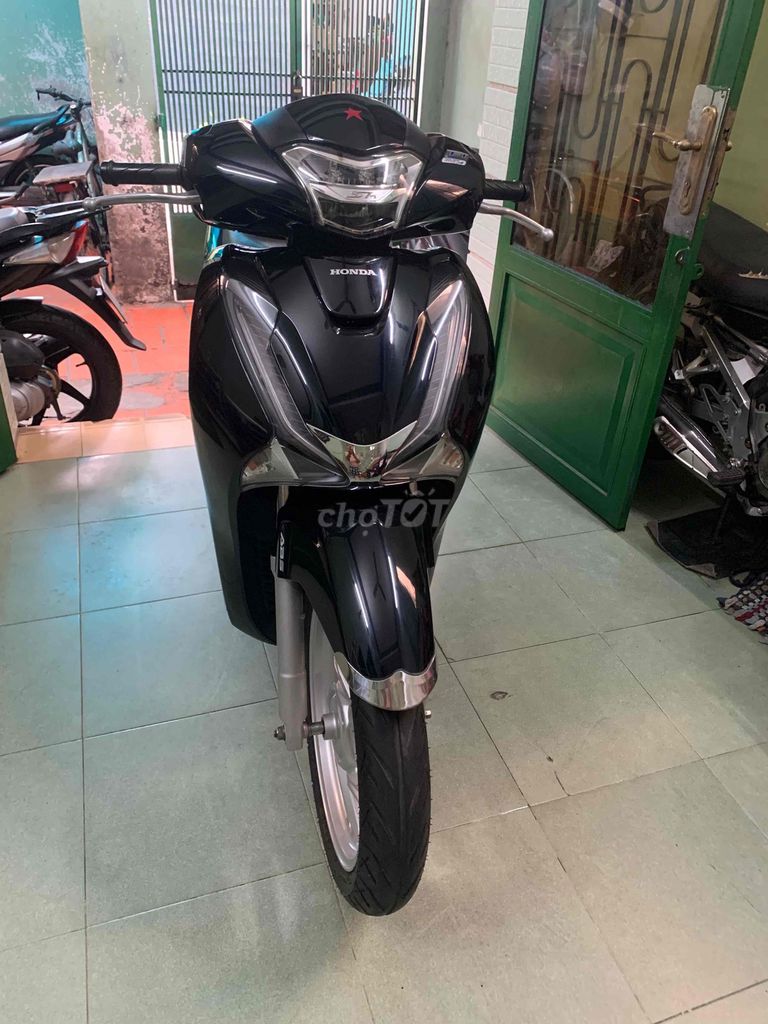 Honda SH 2018 - ảnh 1