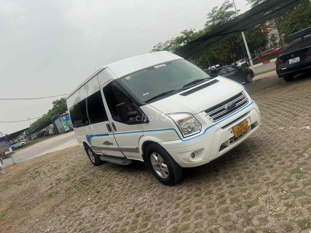 Ford Transit Limousine 2019 - ảnh 2