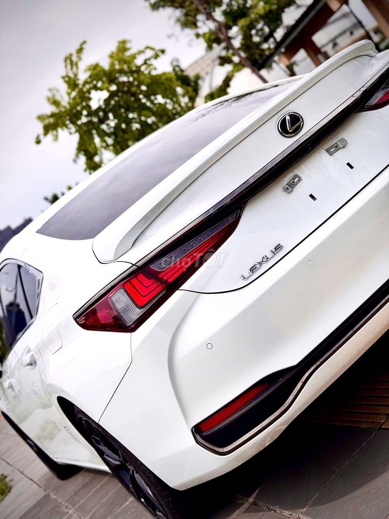Lexus ES 250 F Sport 2022 - ảnh 5