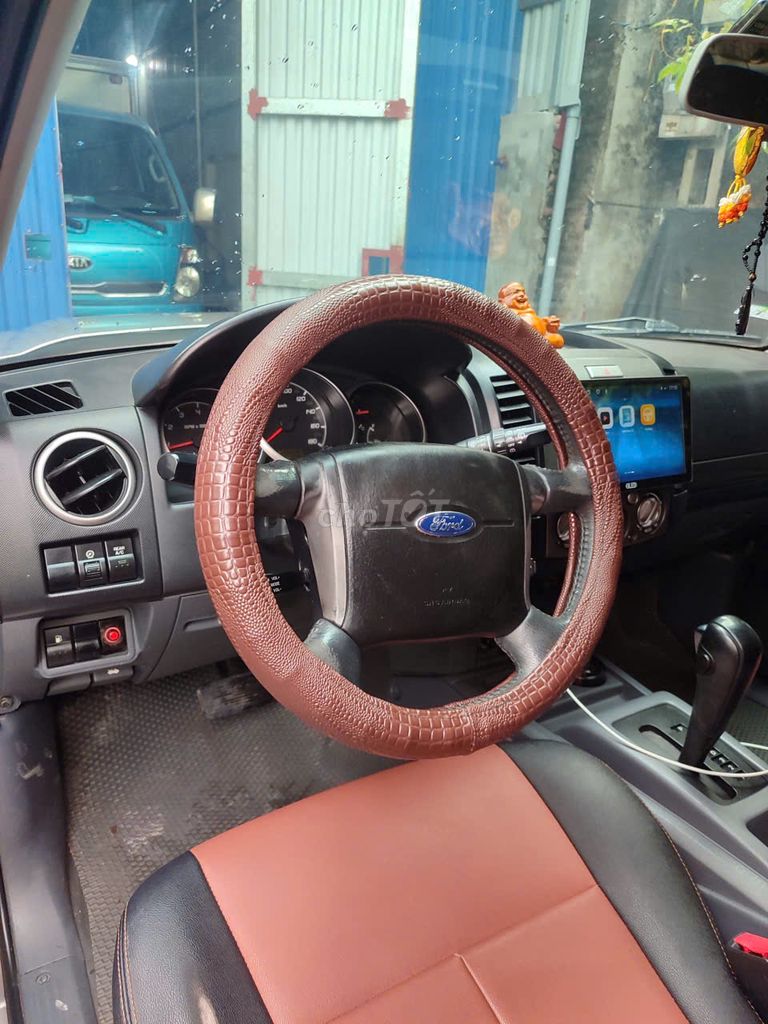 Ford Everest 2013 - ảnh 1