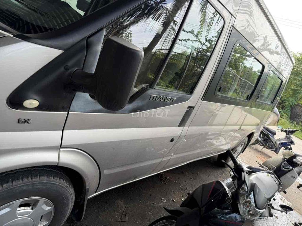 Ford Transit - ảnh 3