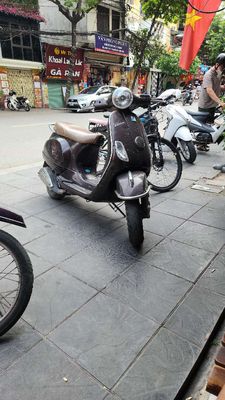 Piaggio Vespa 2011 - ảnh 1