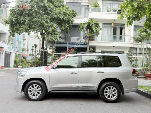 Toyota Land Cruiser VX 4.6 V8 2016 - ảnh 4