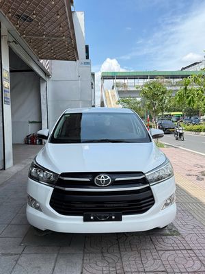 Toyota Innova 2.0E - ảnh 1