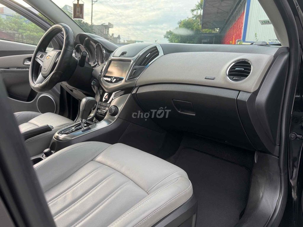 Chevrolet Cruze - ảnh 2