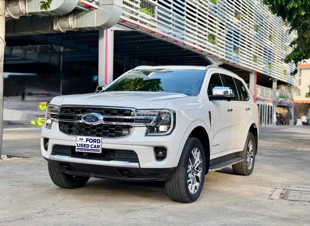 Ford Everest 2023 - ảnh 1