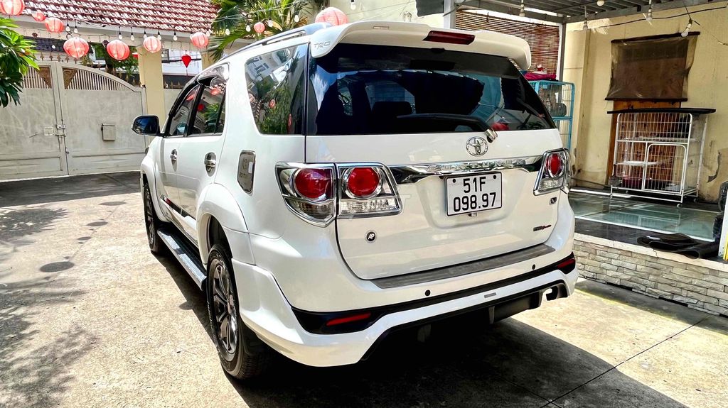 Toyota Fortuner 2015 - ảnh 4